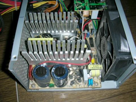 内部もそれなりに汚い・・・