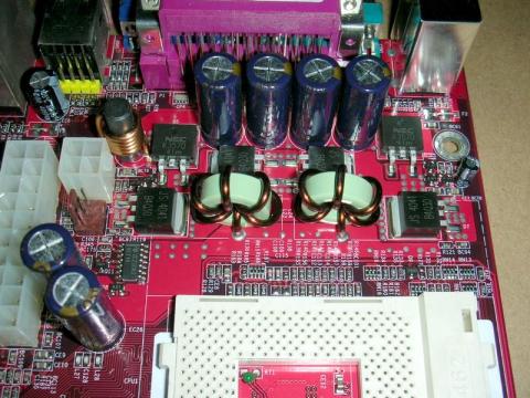 VRM部。2SK3570とか汎用品すぎるw