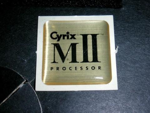 もう、粘着剤が弱ってそう(^^;