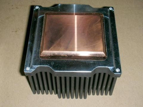 肉厚の銅プレート!