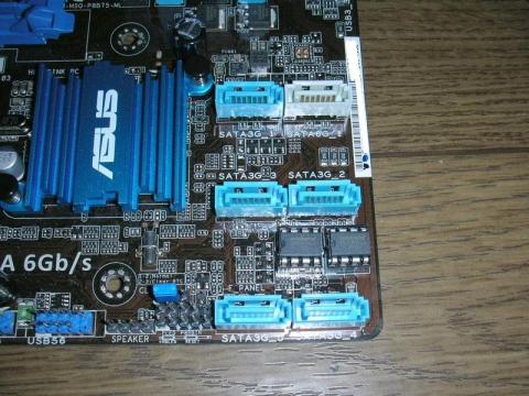 1系統しかないSATA6GはSSD専用を見越してかな