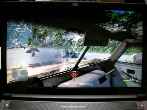 デジカメでスクリーンショットを撮ってたら撃たれた(´・ω・`)