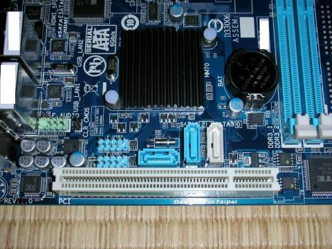 PCIをS-ATAコネクタ