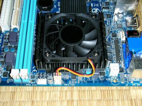 大き目のファンで静音です(;=゚ω゚)=333