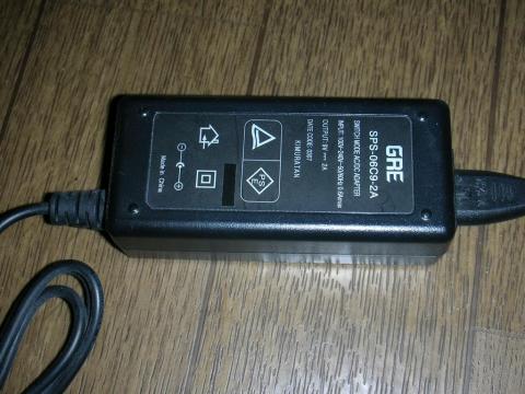 適当なACアダプタ