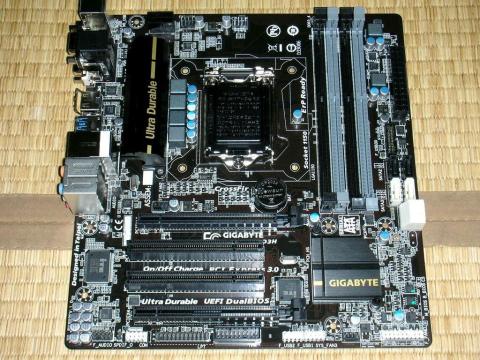 マザーボード様様(-人-)