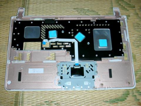 キーボードが載っていたシャーシ