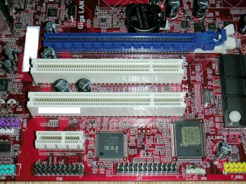 豊富な拡張スロット