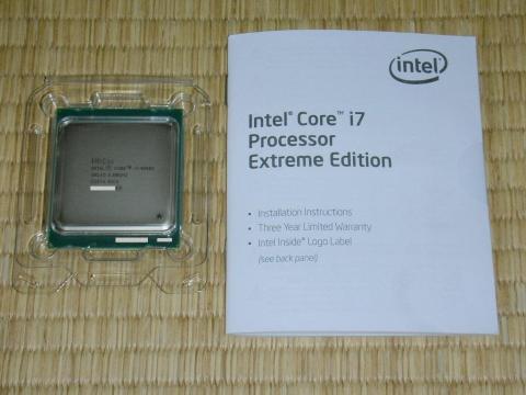 付属品は簡素ですね