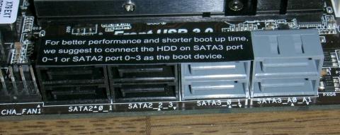 S-ATAコネクタは多い