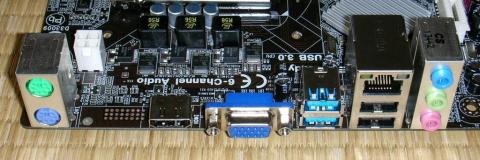 最低限とは言わせない、それなりに揃ったI/O