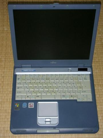 いかにも普通のノートPC