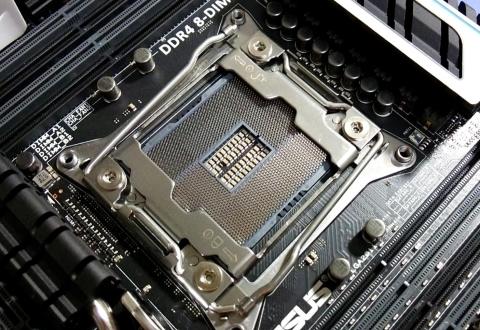 LGA2011v3互換ソケット