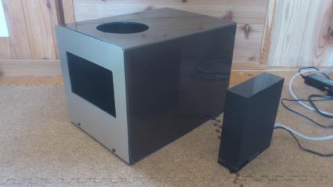 比較のためI-O DATAさんのLANDISKを置いてみましたw