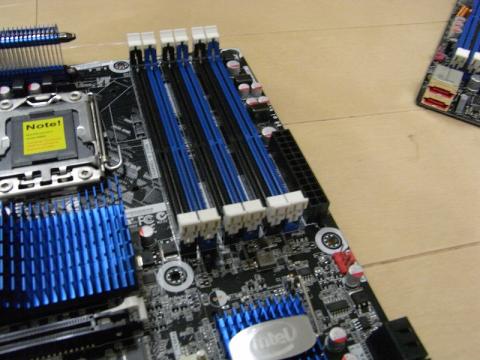 メモリスロット