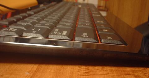 置くとほぼ水平。