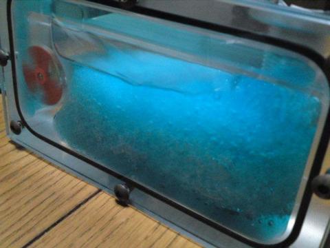 リザーバー内で冷却液の流れる様子