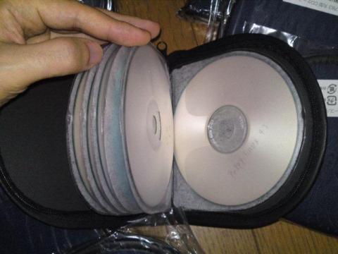 ケースにCD入れてみたらこんな感じ