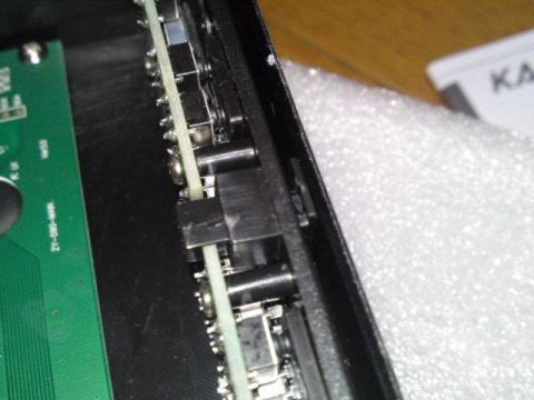 フロントパネルの開閉スイッチ