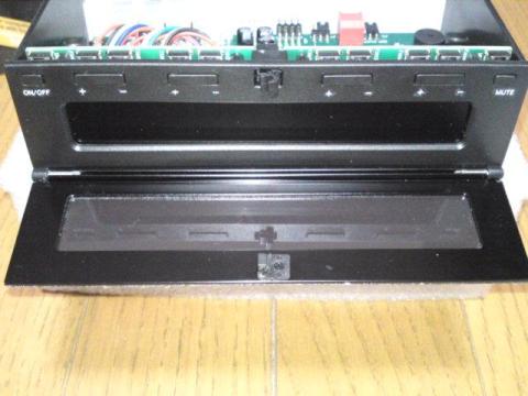 押すとこのように開く