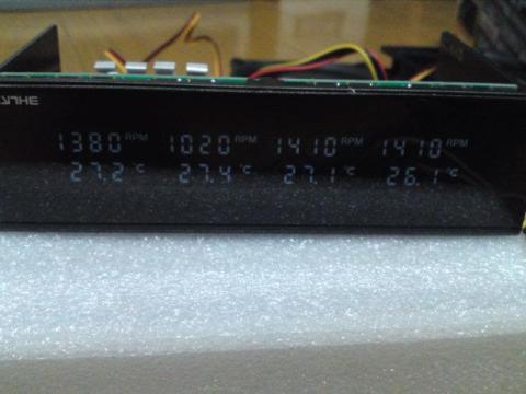 フロントパネルでマスクして電源を入れてみた