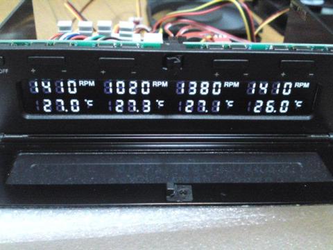 フロントパネルを開いた状態