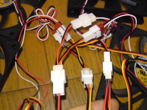 分岐ケーブルを使用して繋げる