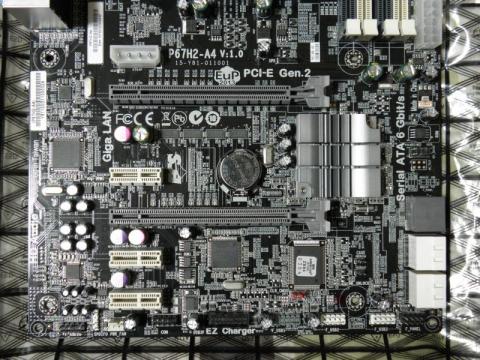 こっちはモノクロです。嘘ですけど。