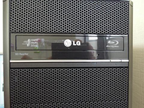 青い菊川怜・・・ちょっと怖かった。