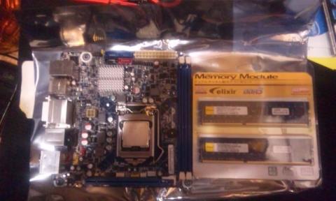 CPUの固定金具をロックをした状態