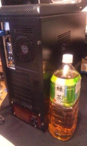 できたPCと2ℓペットボトル