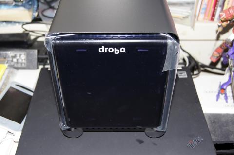 drobo_05