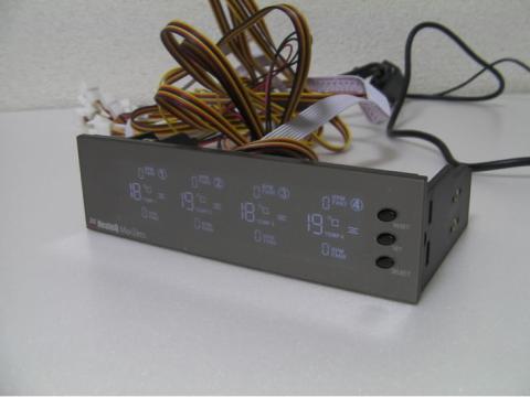 背景色はブラックですね。