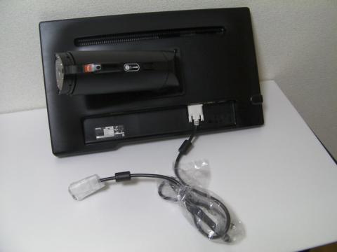 DVIケーブルは予め接続されていました。
