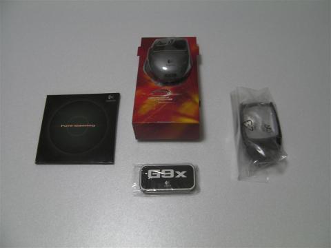 交換用グリップ、重量調整用錘、説明書とドライバCD