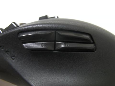 クリック感はありませんが押し易く、自然に押し分け出来ます。