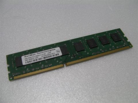 モジュールはヒートスプレッダ無し。標準的な高さです。