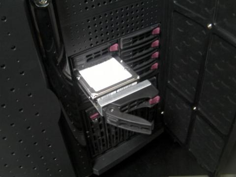 これでホットスワップが容易になります。