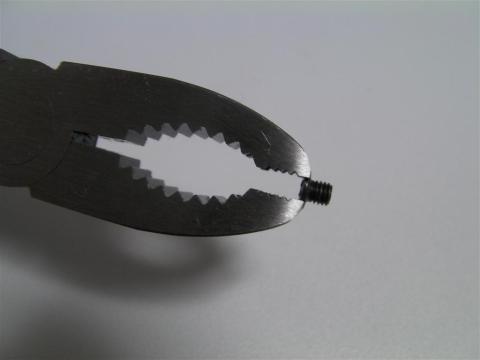 低頭ネジもがっちりとホールドしてくれる