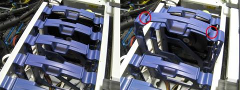 3.5インチ内蔵ドライブベイはプラスチック製のカートリッジ式。内側に摘まむ事で引き出せる。