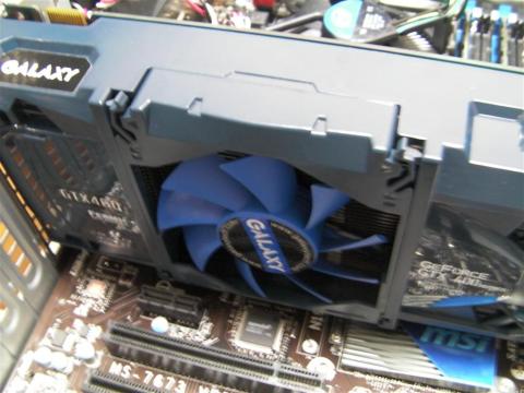 面白いのは、冷却FANのギミック