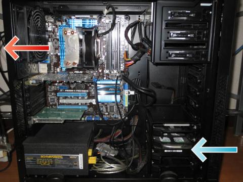 ファンによる空気の流れは矢印になります。(スリットの部分は除いてあります。)