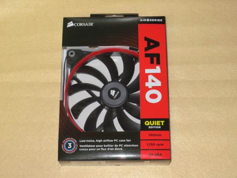 他のファンと違って厚みのあるパッケージで存在感あります。