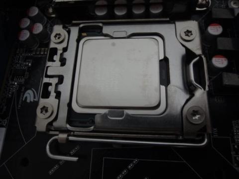 FOXCONN製プレート