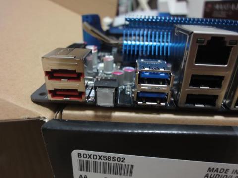 青いポートがUSB3.0