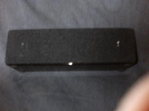 光沢仕上げで指紋がべたべたつきます。