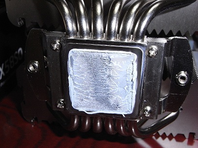 取り外したCPUクーラー接触面