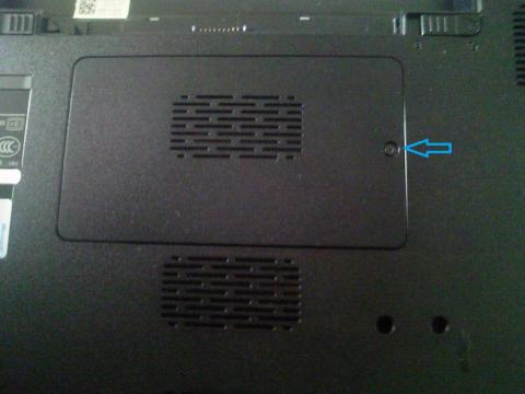 ベースカバー外す