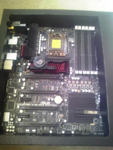 Rampage III Black Edition本体.jpg