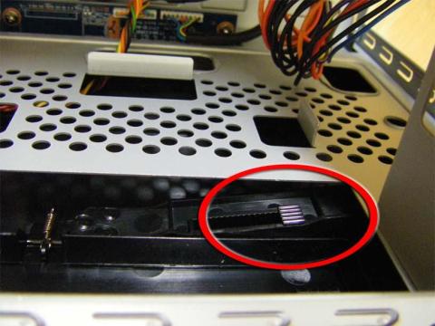 これで奥まで押した状態